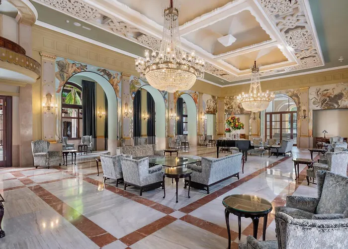 Santa Catalina, A Royal Hideaway