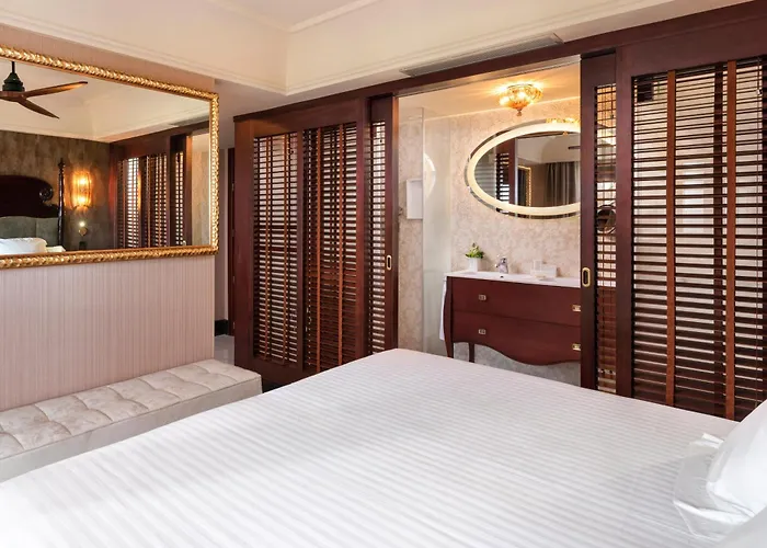 Santa Catalina, A Royal Hideaway